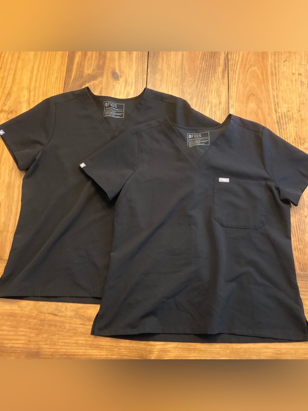FIGS Technical Collection Womens Large Petite Black V-neck Scrub Tops (2)